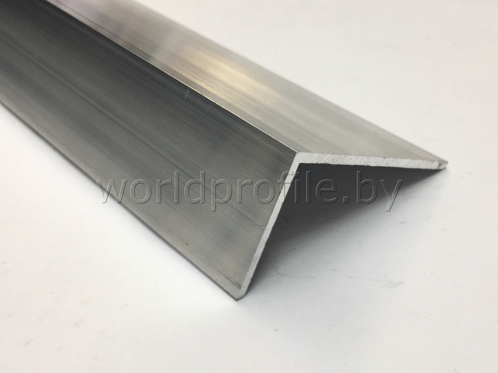 Алюминиевый уголок 60х30х2 (2,0 м)